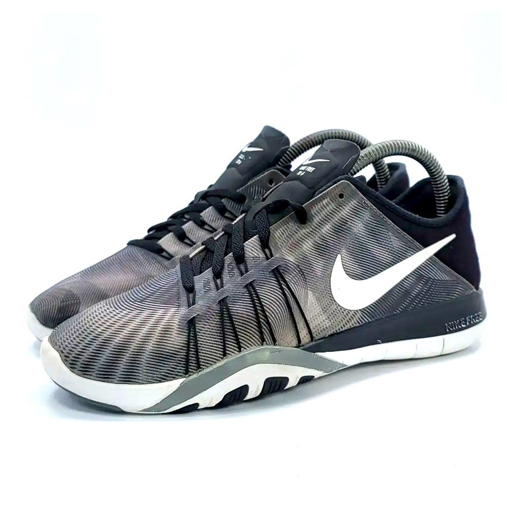 Nike Free TR 6. Black running shoe/ Sneaker. EUC.